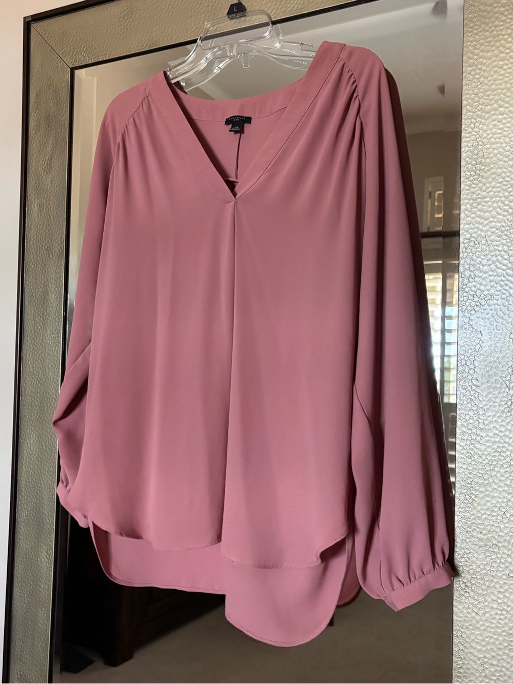 Ann Taylor Dusty Rose V-Neck Blouse